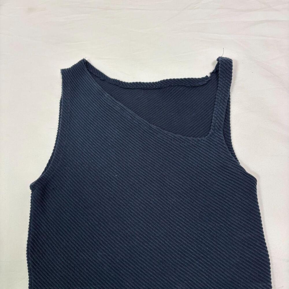 Asymmetrical Tank Top - Picture 5 of 8